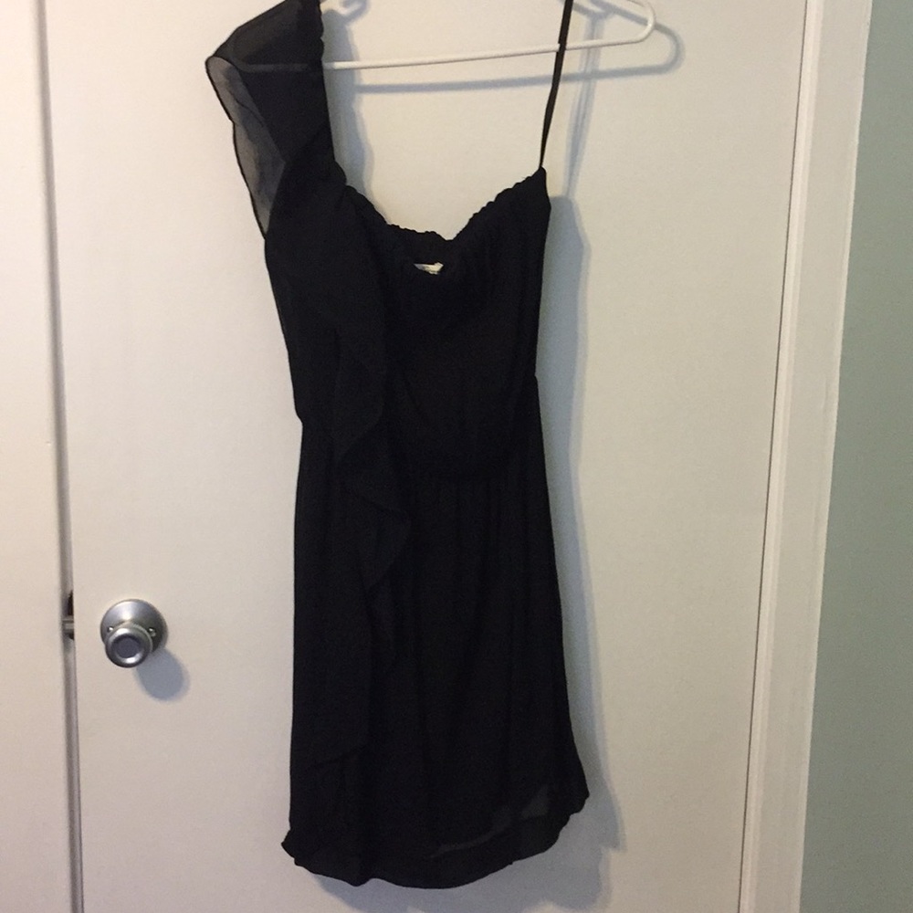 Kenneth Cole one shoulder crepe ruffle dress